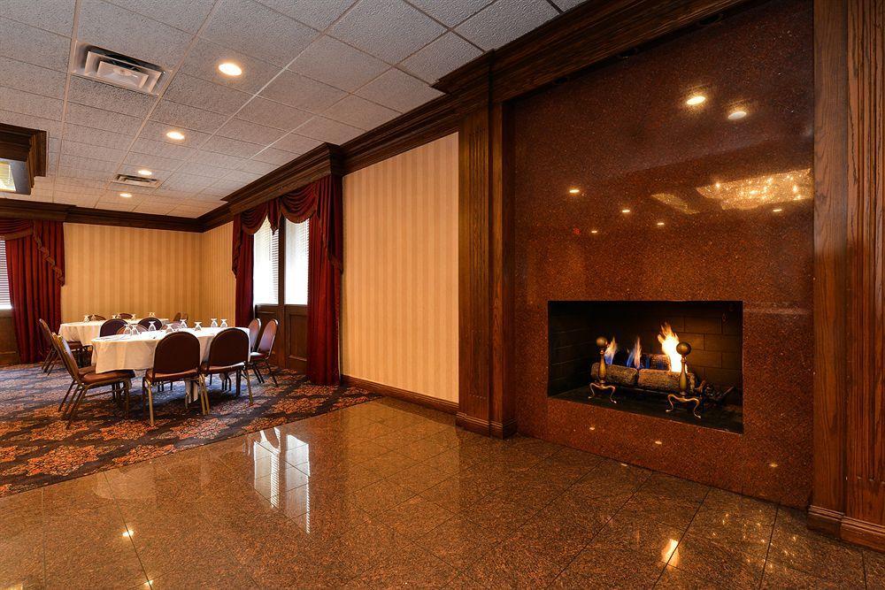 Days Inn & Suites By Wyndham Roseville/Detroit Area Zewnętrze zdjęcie