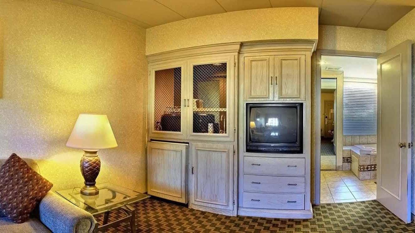 Days Inn & Suites By Wyndham Roseville/Detroit Area Zewnętrze zdjęcie
