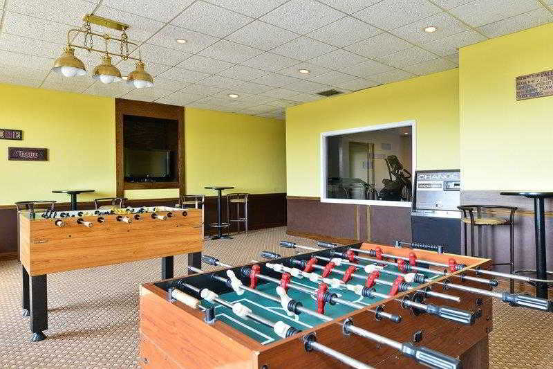 Days Inn & Suites By Wyndham Roseville/Detroit Area Zewnętrze zdjęcie